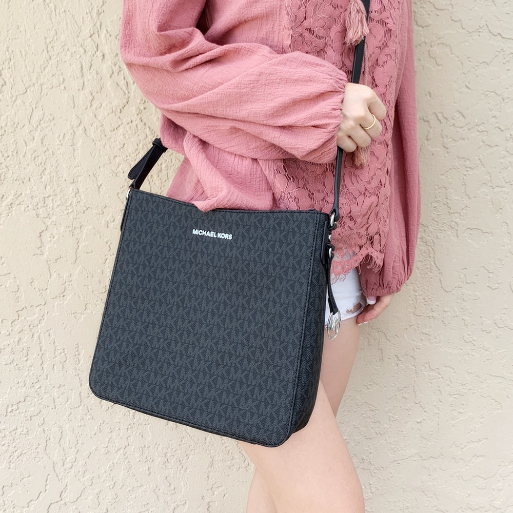 Michael Kors Crossbody Wallet Bundle - Picture 5 of 7